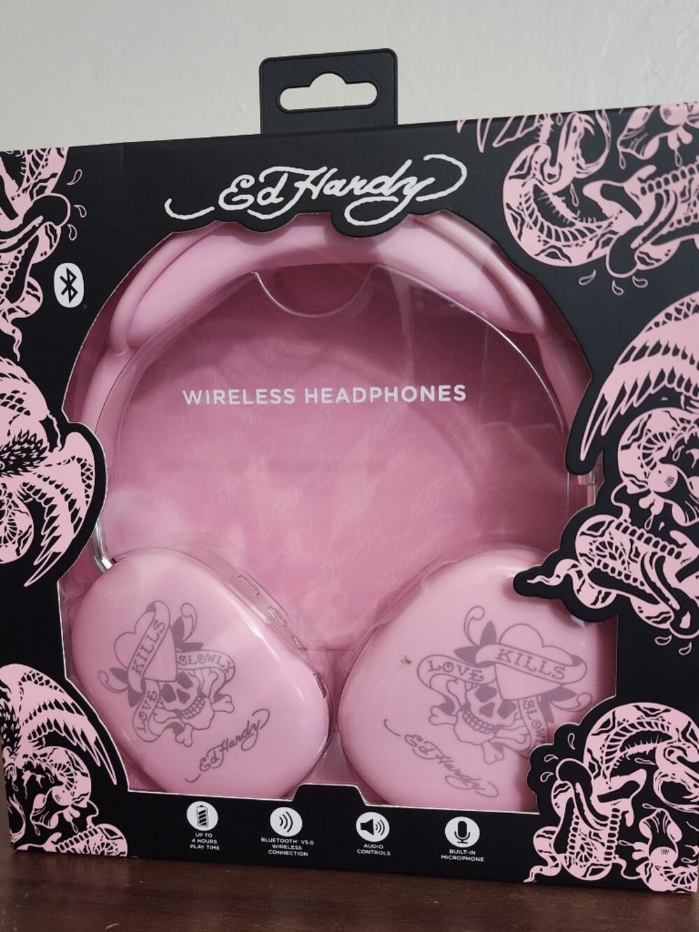 Ed Hardy Wireless Headphones (Pink)